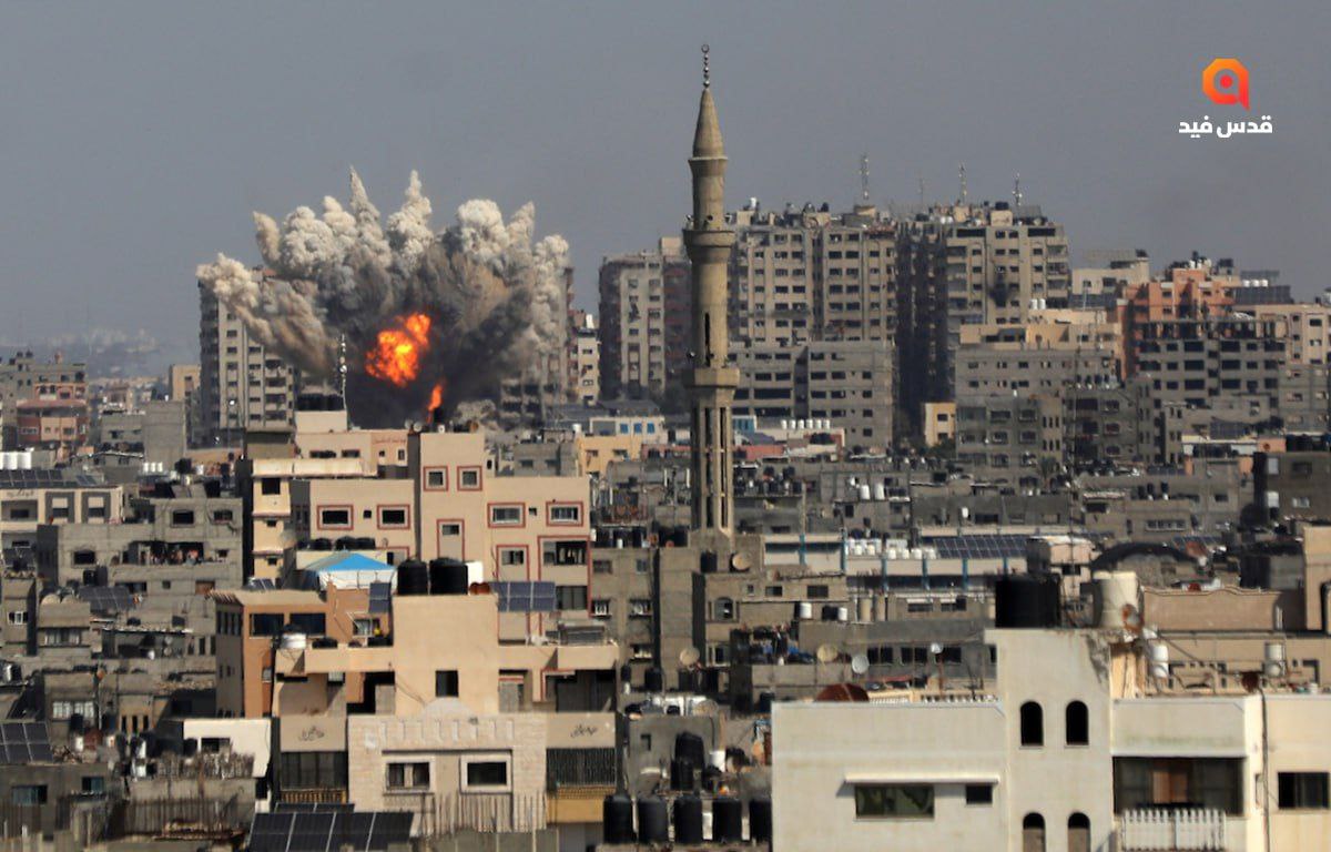 من الغارات التي شنتها طائرات الاحتلال الحربية على قطاع غزة اليوم